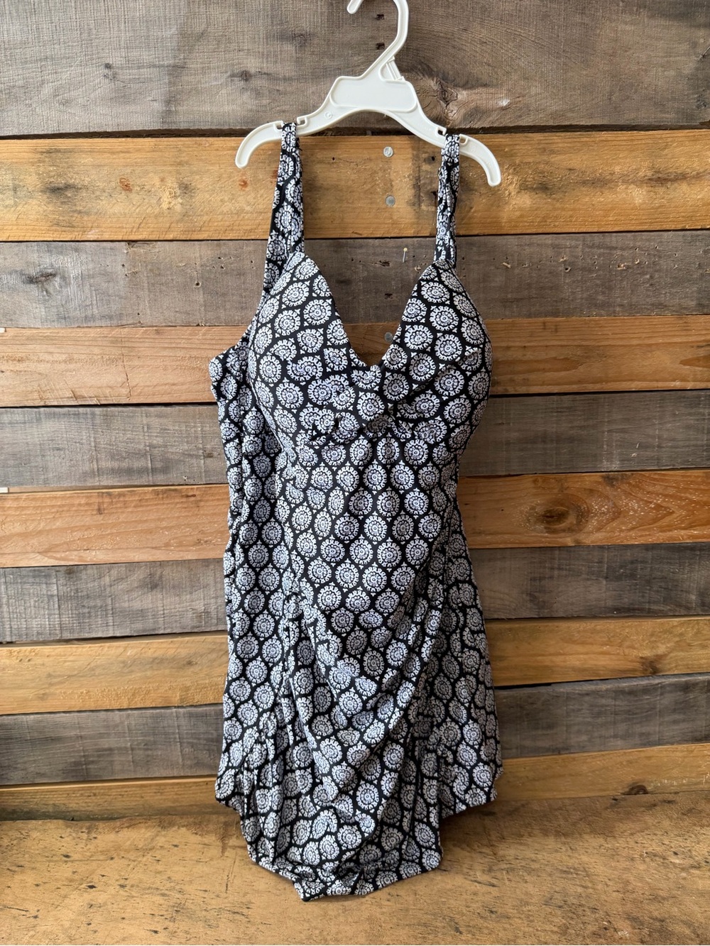 Womens Size XL Merona Black and White Printed Swim Suit
